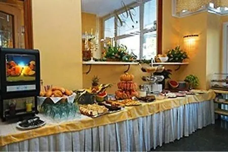 Otel Ambassador Meuble 3*