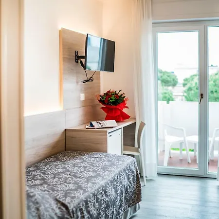 Ambassador Meuble 3*