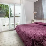 Ambassador Meuble Hotell 3*