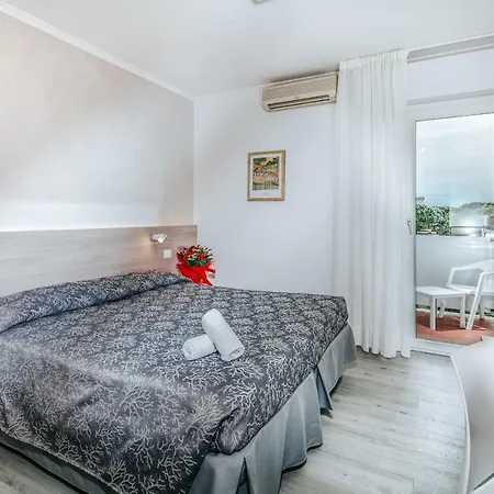 Hotel Ambassador Meuble