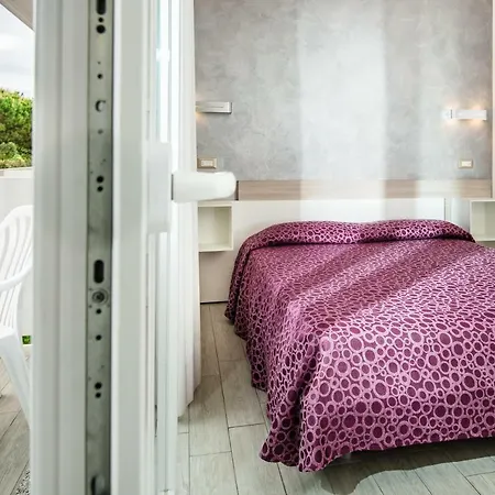 Ambassador Meuble 3*