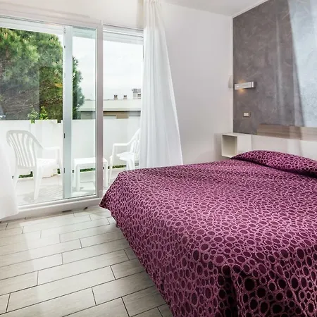 Ambassador Meuble Hotel 3*